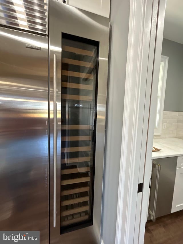 interior details with hardwood / wood-style floors