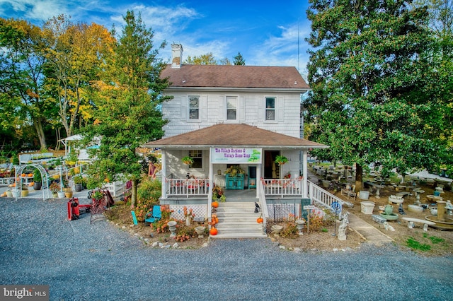 view of front facade featuring a porch