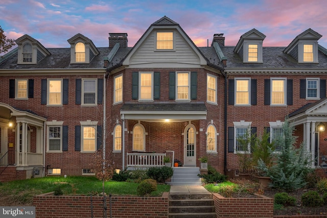 view of front of house featuring a porch