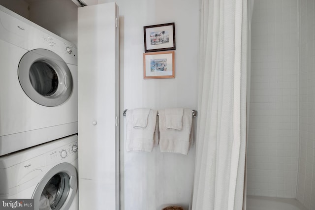 202 W Rittenhouse Sq Unit 1105, Philadelphia, PA 19103 - laundry area featuring stacked washing machine and dryer