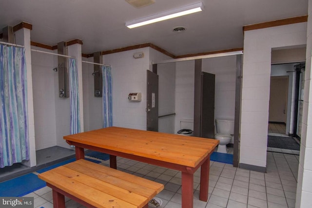 dining room with light tile patterned floors