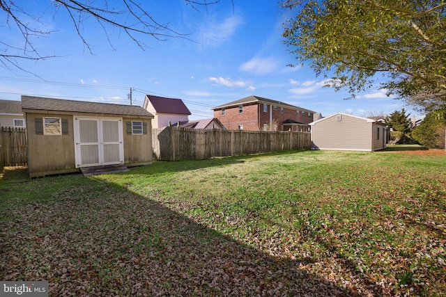 view of yard with a storage shed