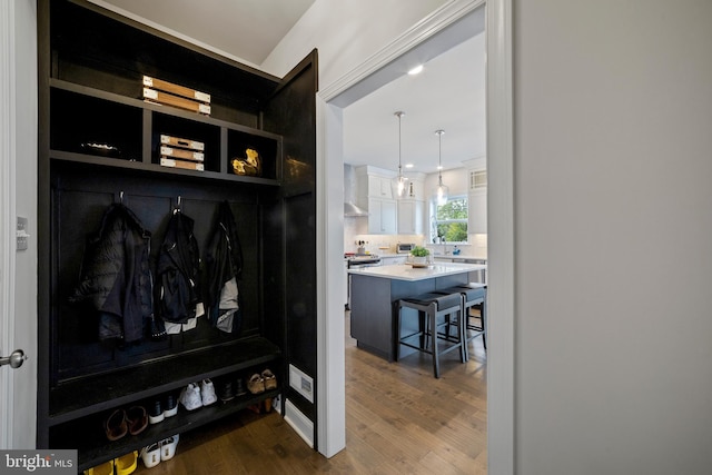 room details featuring hardwood / wood-style floors