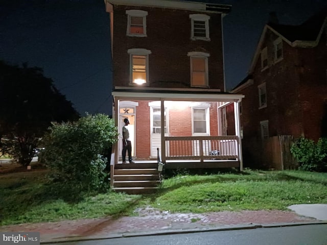 view of italianate house