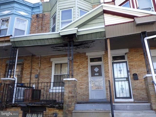 Listing photo 2 for 326 E Tulpehocken St, Philadelphia PA 19144