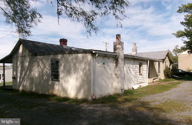 view of home's exterior