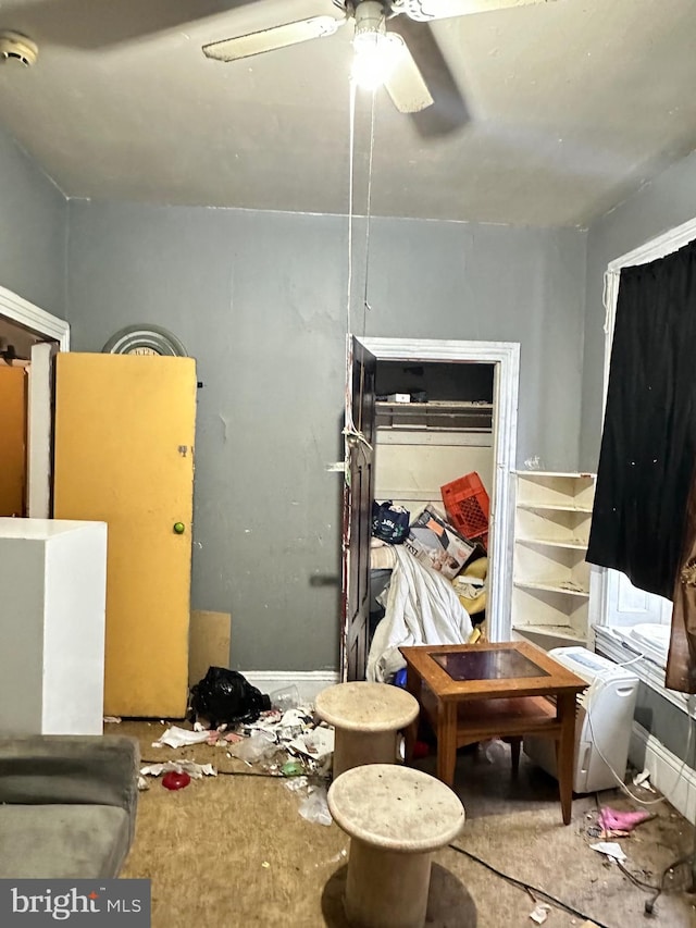 bedroom with ceiling fan