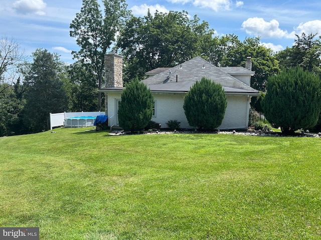 view of front of property with a front lawn