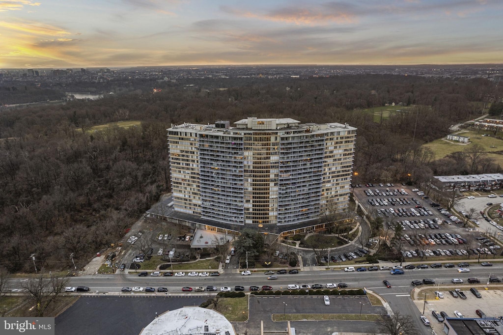 view of aerial view at dusk