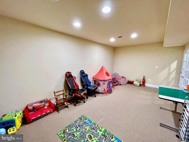 recreation room featuring recessed lighting, carpet, and baseboards