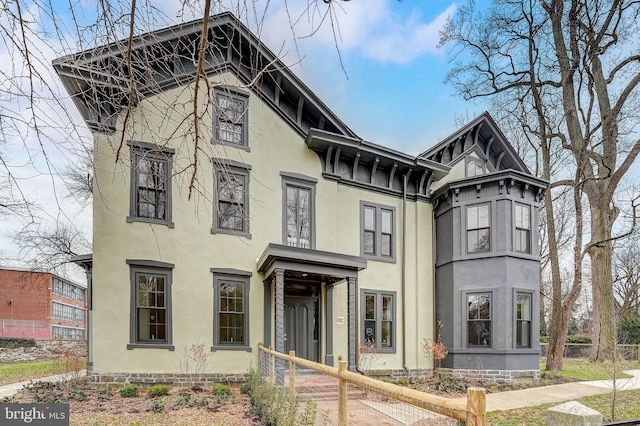 view of italianate home