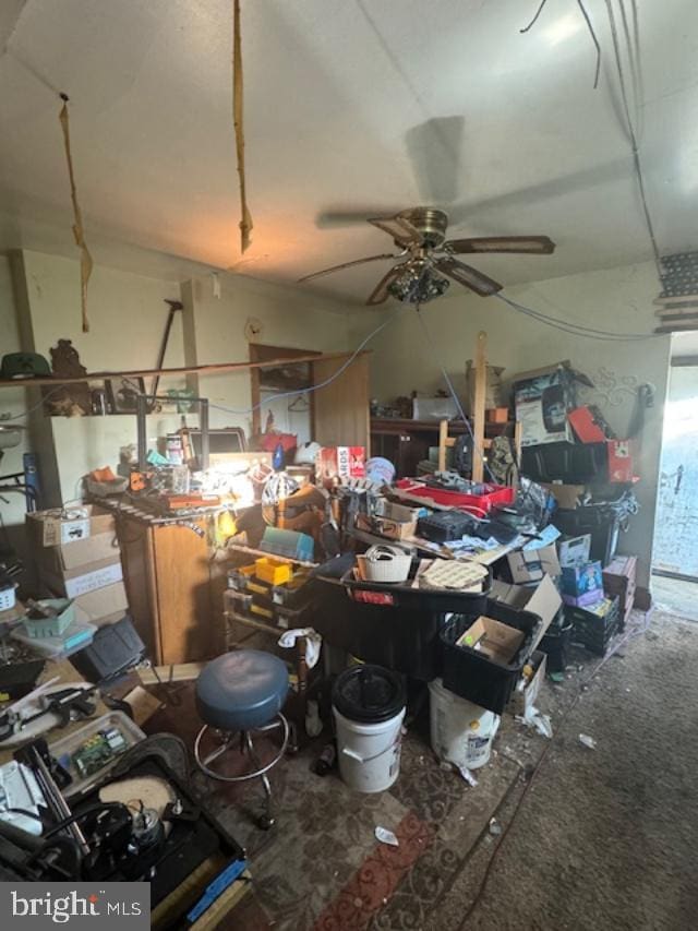 misc room featuring ceiling fan