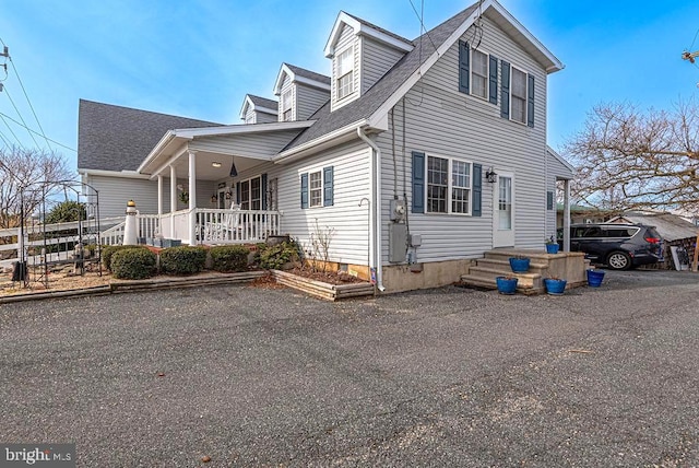 view of front of property with covered porch