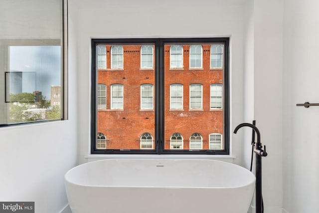 bathroom featuring a bathtub