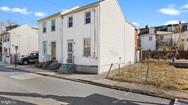 view of front of property