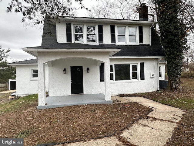 view of front of property featuring a patio