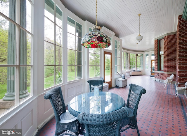 view of sunroom / solarium