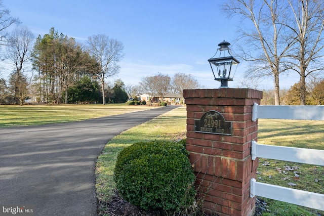 view of community / neighborhood sign