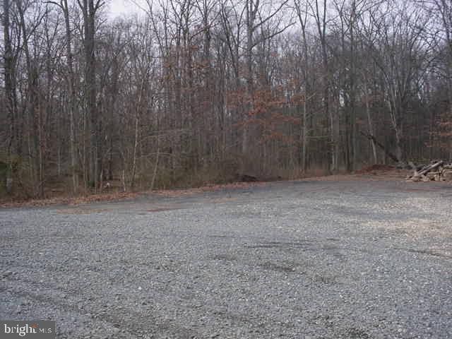 Listing photo 3 for 1 Rock Hill Rd Unit Parcel A, B, D, Herndon VA 20170