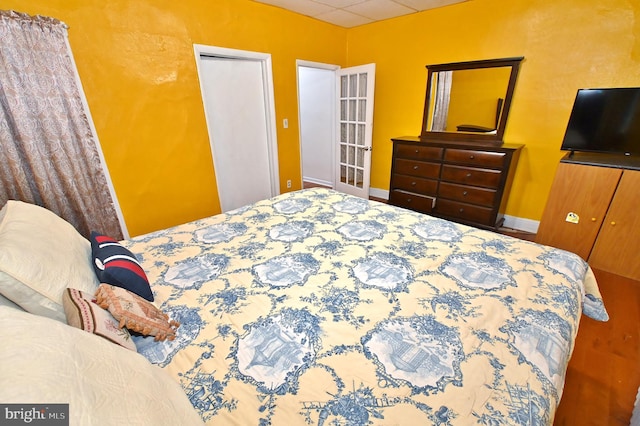 bedroom featuring a closet