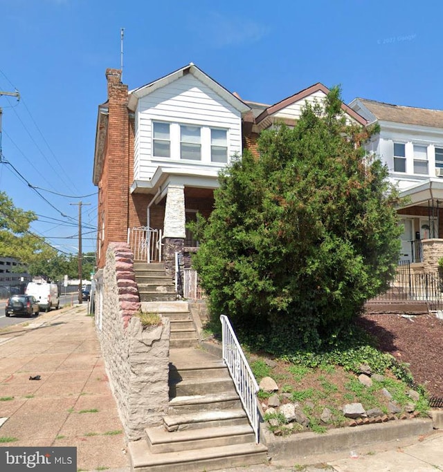 view of front of house featuring a porch