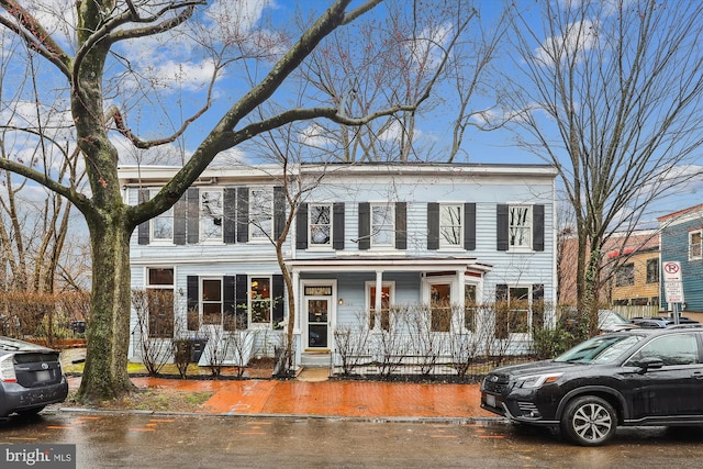 view of front of house featuring covered porch