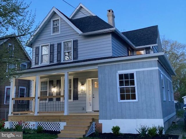 view of front of home with covered porch