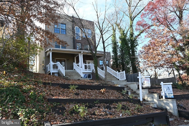 view of front facade featuring covered porch