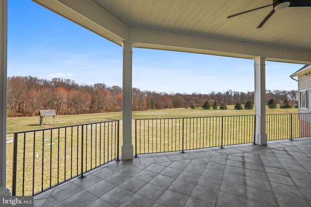 view of terrace featuring ceiling fan