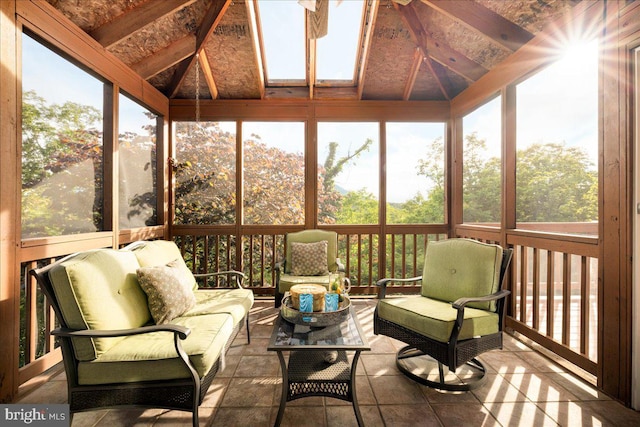 sunroom with lofted ceiling