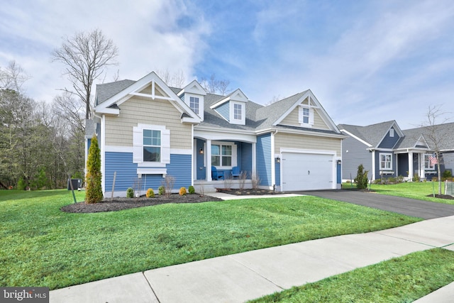 view of front of home featuring a front yard