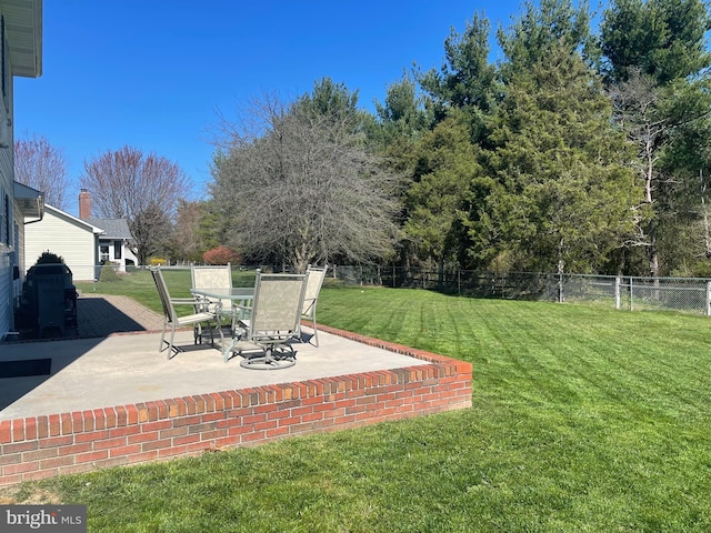 view of yard with a patio area