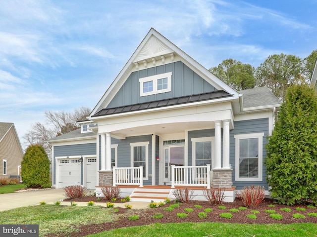 craftsman-style house with a porch