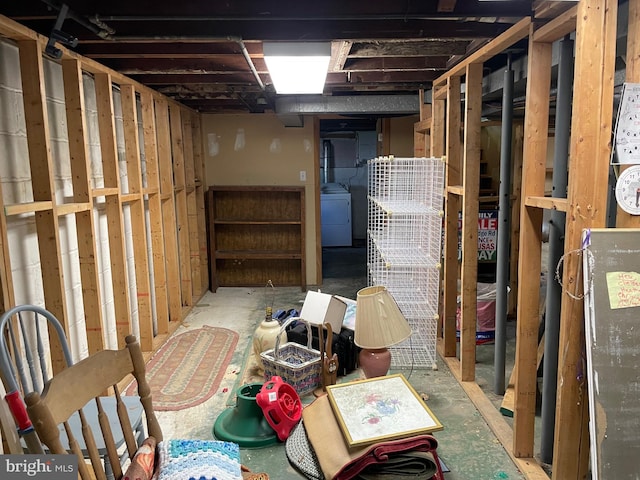 basement featuring washer / dryer