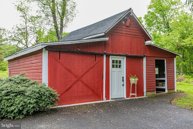 view of outdoor structure