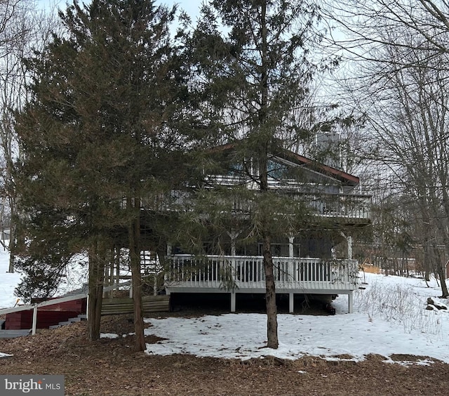 view of front facade featuring a deck