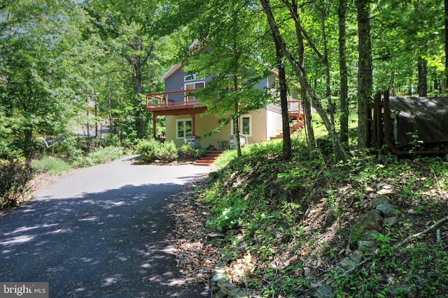 view of front of property