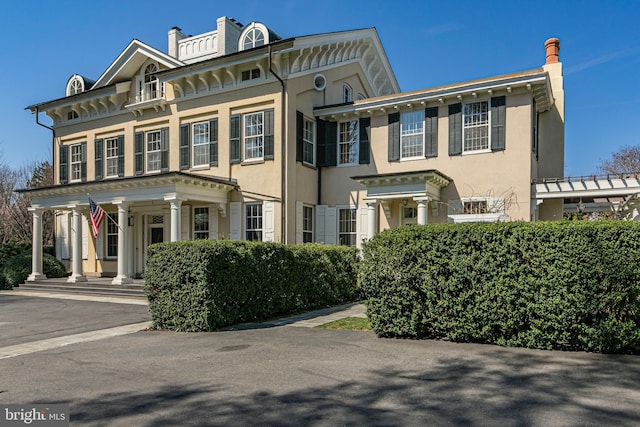 view of front facade