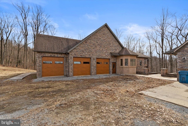 view of front facade featuring a garage