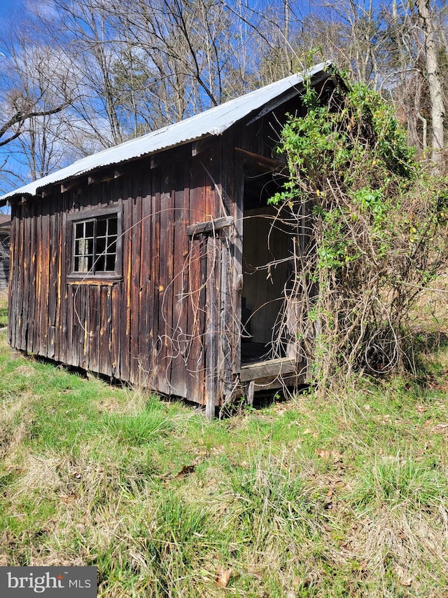 view of shed / structure