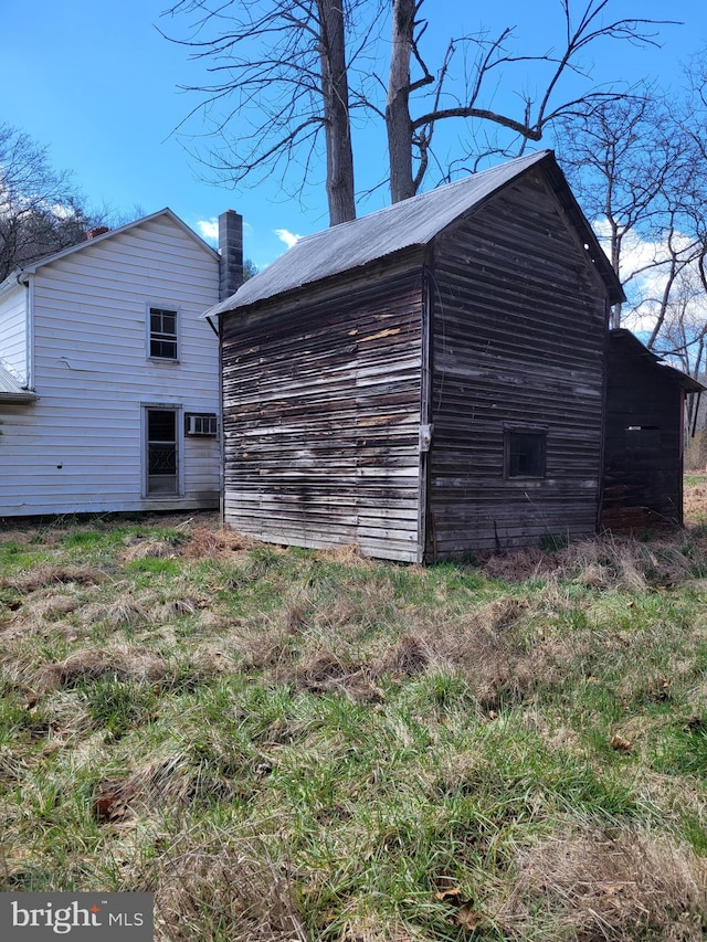 view of side of home