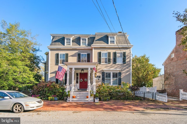 view of front of home featuring a porch