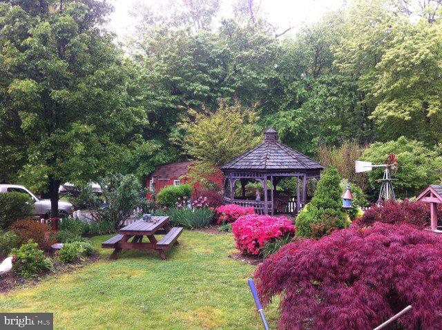 view of yard featuring a gazebo