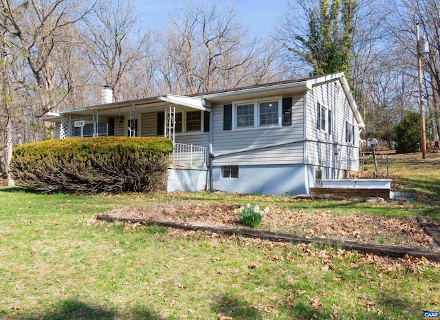 view of front of house featuring a front yard