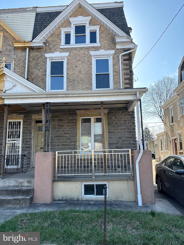 view of front of property with covered porch