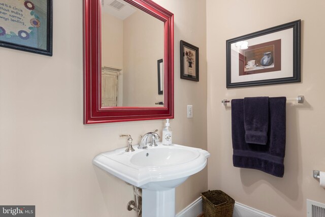 bathroom with sink