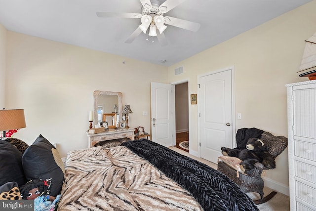 bedroom with ceiling fan