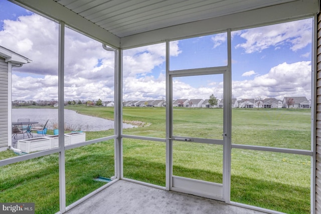 view of unfurnished sunroom