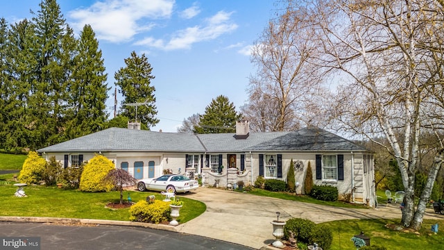 ranch-style home featuring a front yard