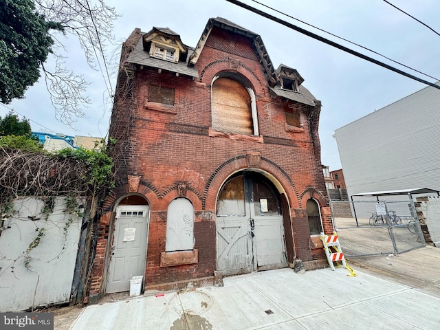 view of front of house